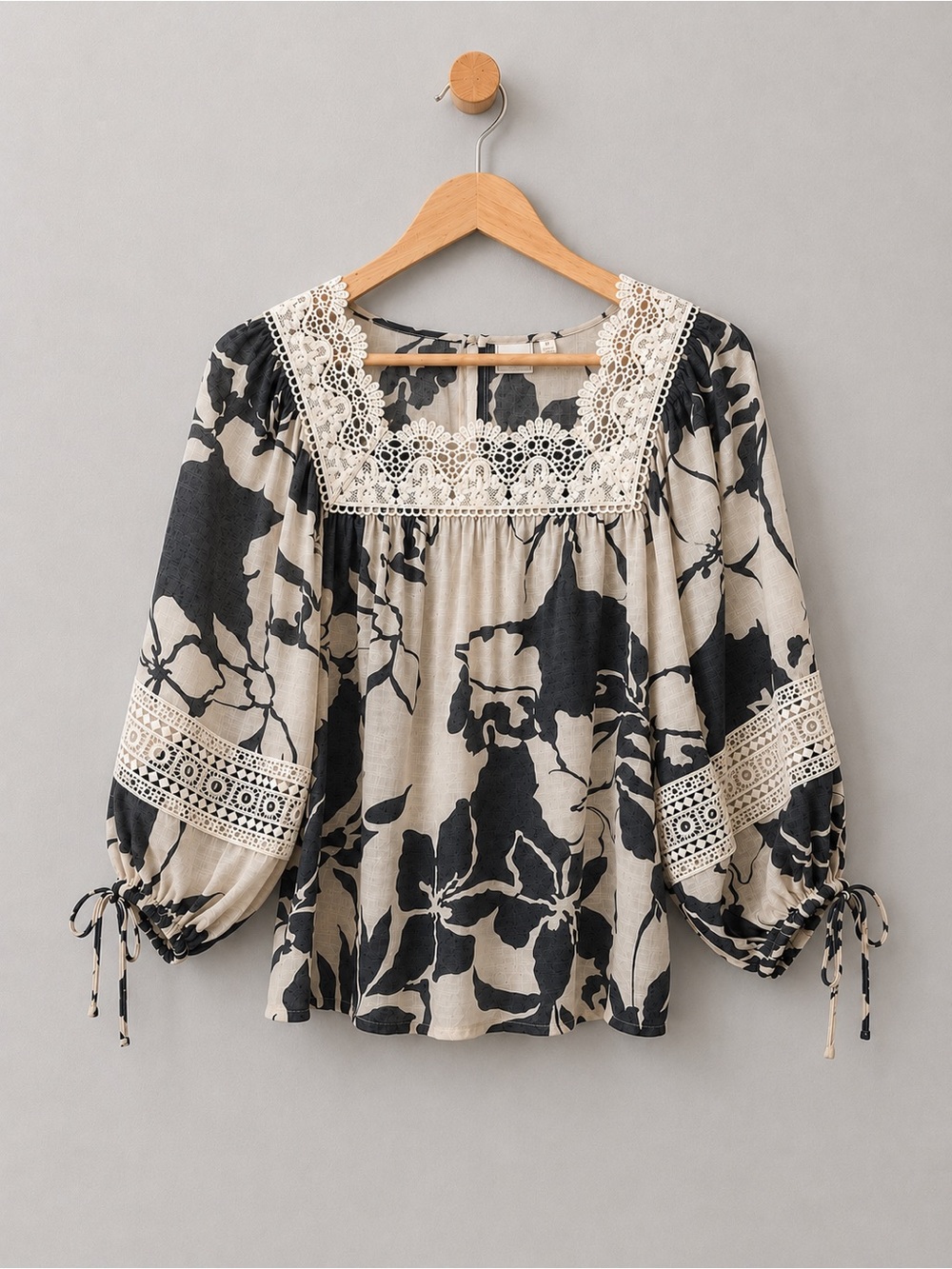 Zac & Rachel Floral Blouse Women Medium Gray Ivory Lace Trim Boho Peasant Top